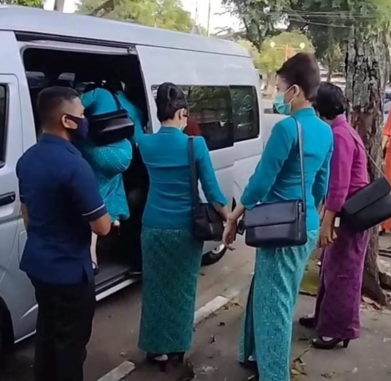 Pramugari Garuda Indonesia Percayakan CV. SUMATERAAZZAM - Foto 1