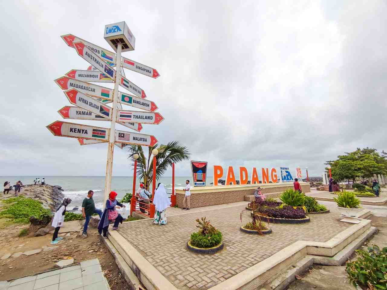 Paket Tour Kota Padang - Paket Trip Sumbar CV. SUMATERAAZZAM
