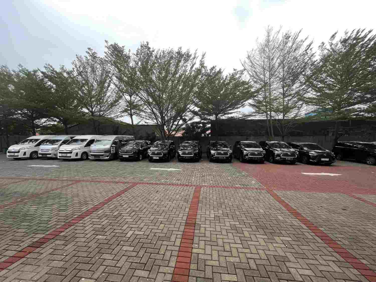 Sewa Mobil di Padang dengan Supir: Harga Murah dan Armada Terbaru - Foto 1