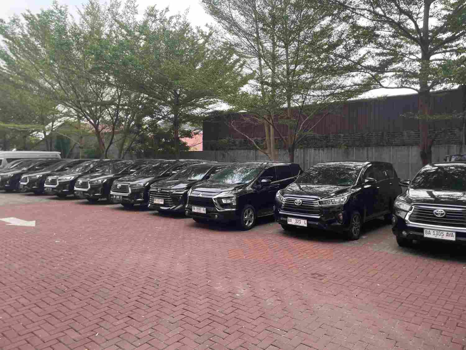 Sewa Mobil di Padang dengan Supir: Harga Murah dan Armada Terbaru